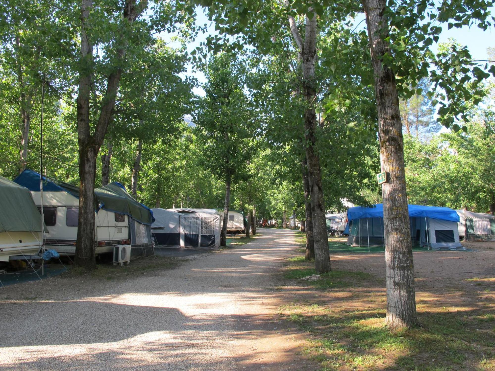 Camping Rural Llanos De Arance Coto Ríos Esterno foto